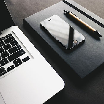 全新球场揭幕，球队士气高涨备战比赛